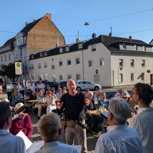 Chorgesang und beste Stimmung bei der Maiveranstaltung